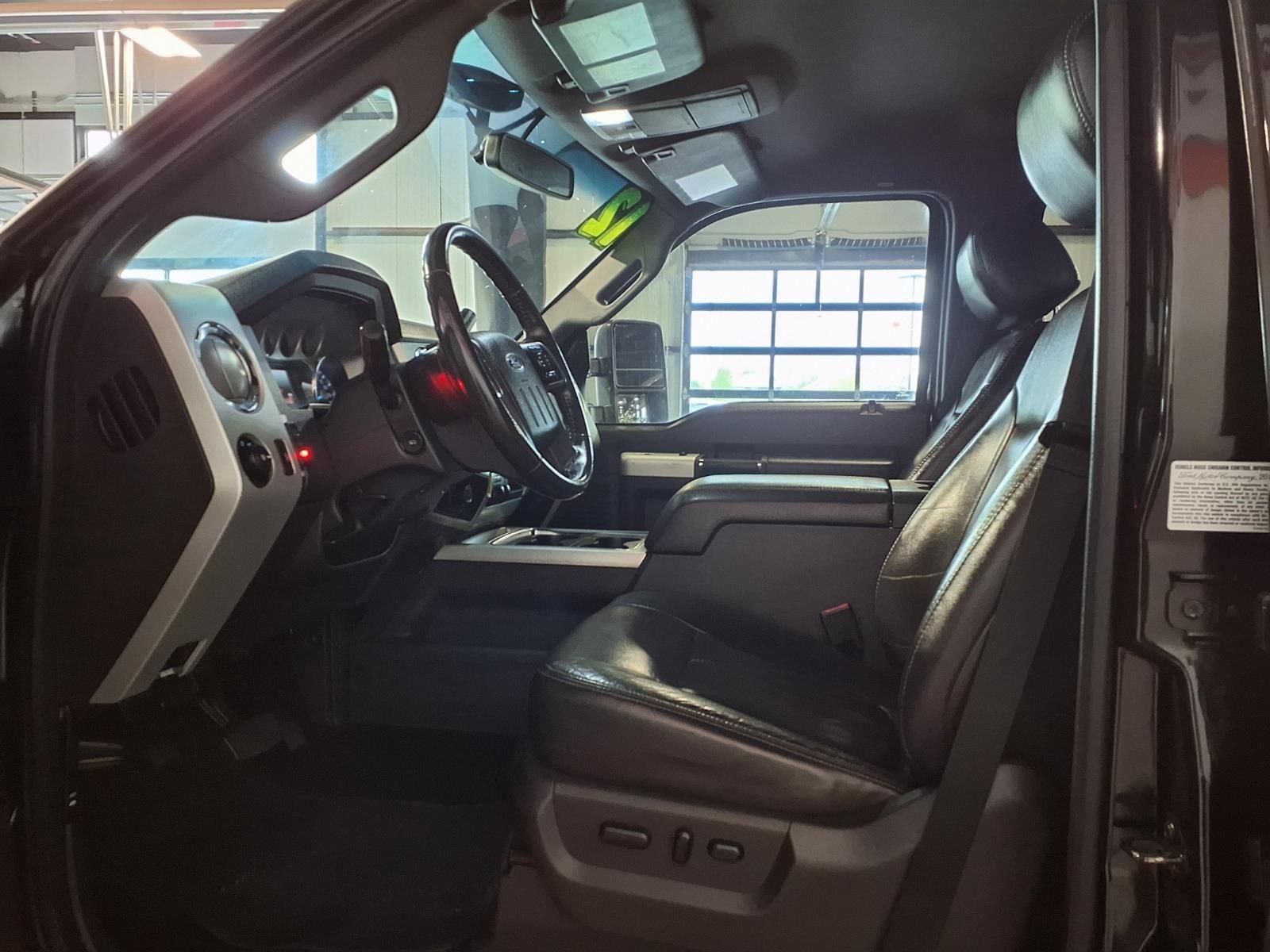 2012 Ford Super Duty F-350 SRW Lariat - Tuxedo Black exterior view 17