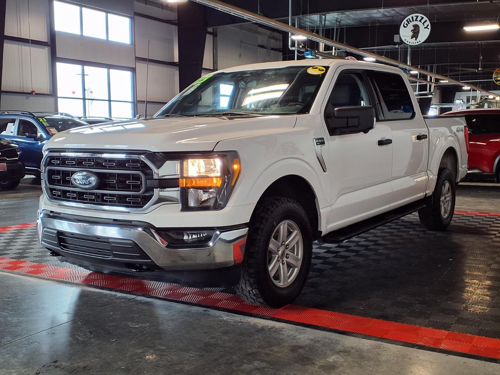 2023 Ford F-150 XLT - Oxford White exterior view 3