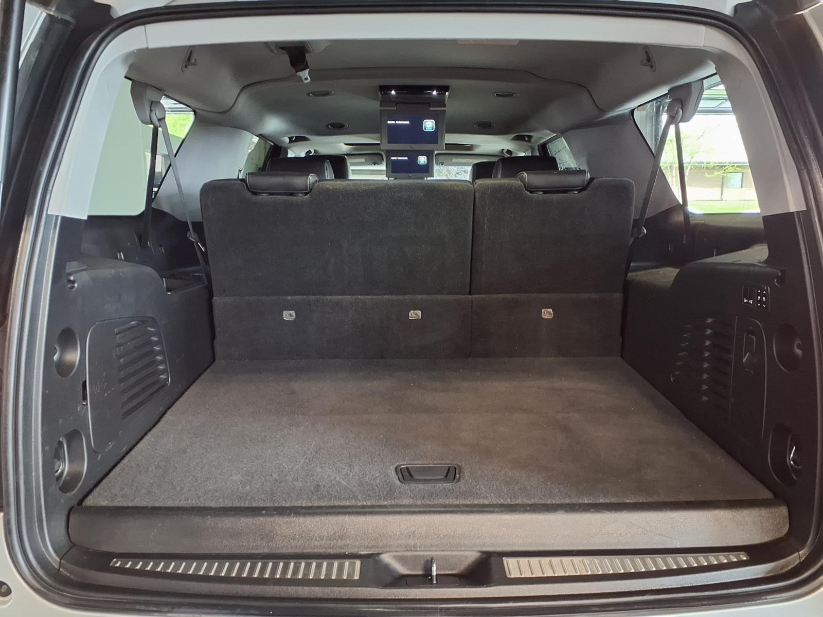 2016 Chevrolet Suburban LT - Silver Ice Metallic exterior view 6