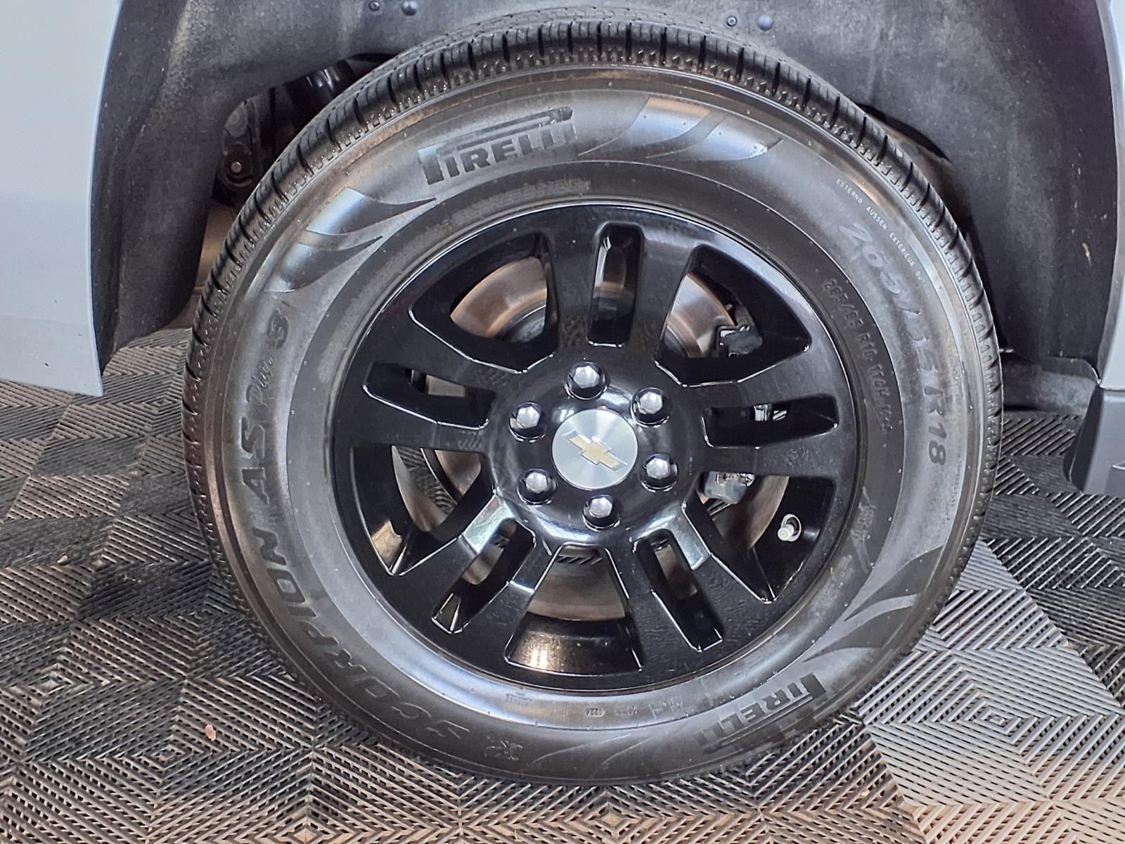 2016 Chevrolet Suburban LT - Silver Ice Metallic exterior view 9