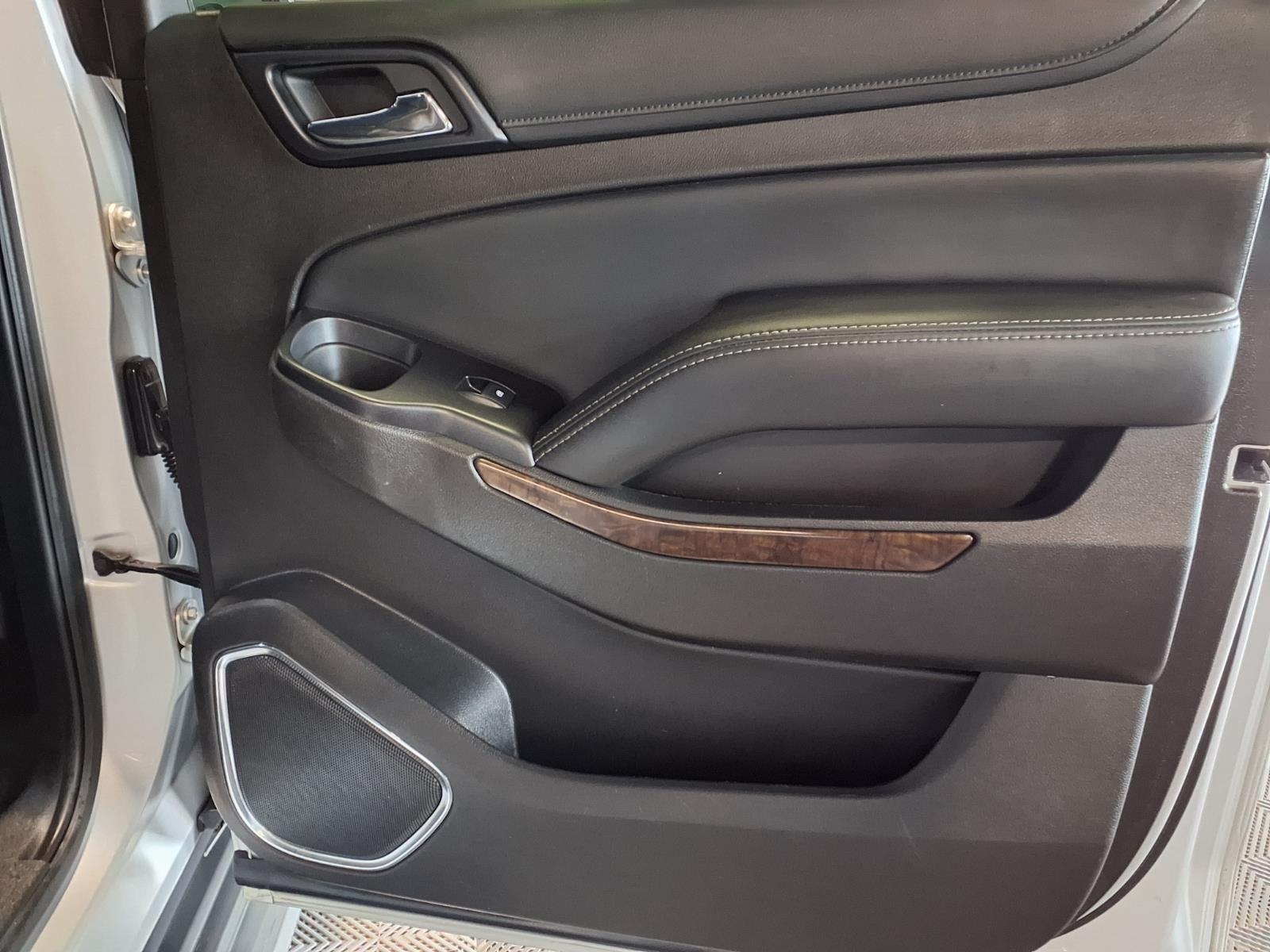 2016 Chevrolet Suburban LT - Silver Ice Metallic exterior view 13