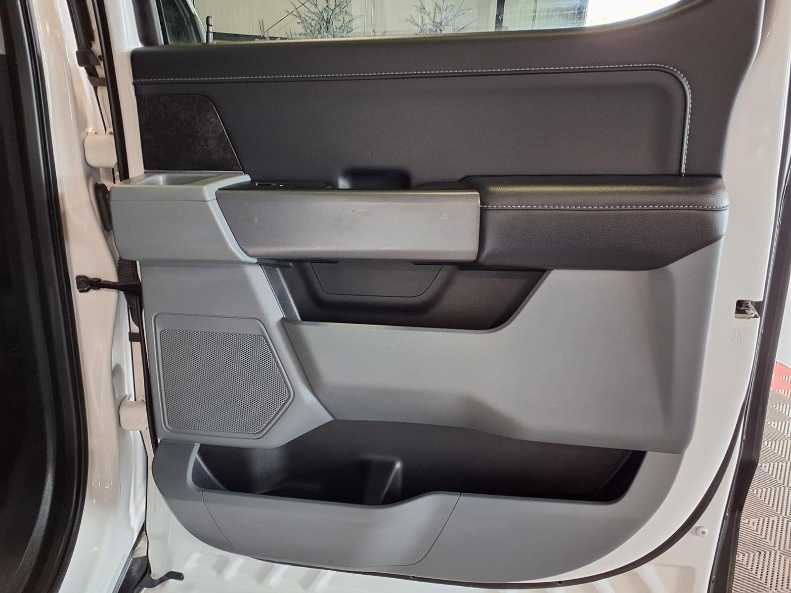 2023 Ford F-150 XLT - Oxford White exterior view 10