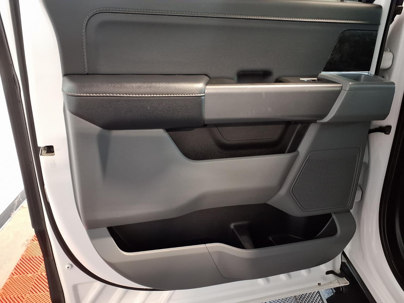 2023 Ford F-150 XLT - Oxford White exterior view 14
