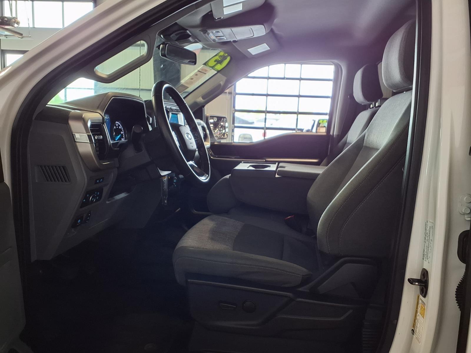 2023 Ford F-150 XLT - Oxford White exterior view 17
