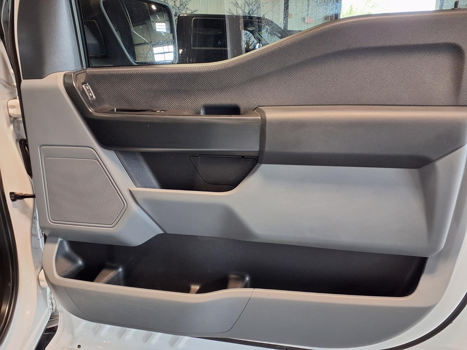2022 Ford F-150 XL - Oxford White exterior view 13