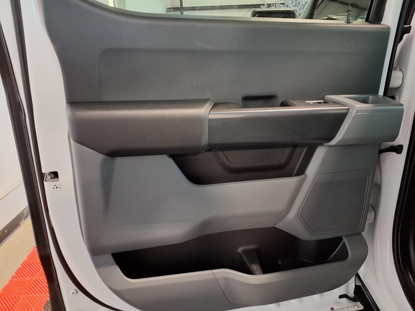 2022 Ford F-150 XL - Oxford White exterior view 15