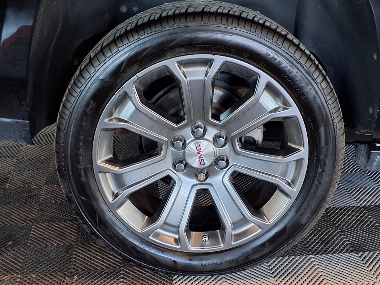 2015 GMC Yukon Denali - Onyx Black exterior view 9
