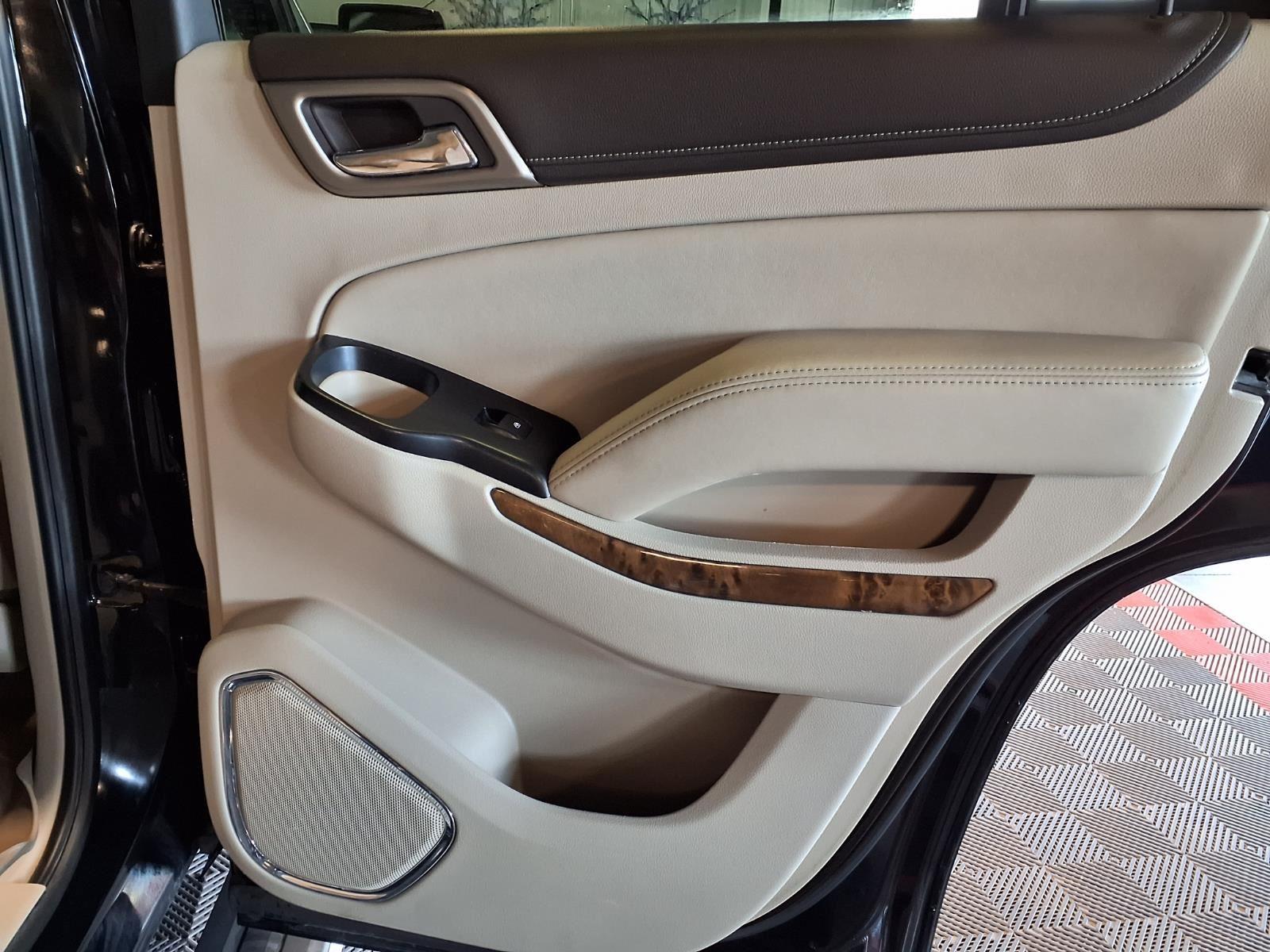 2015 GMC Yukon Denali - Onyx Black exterior view 12