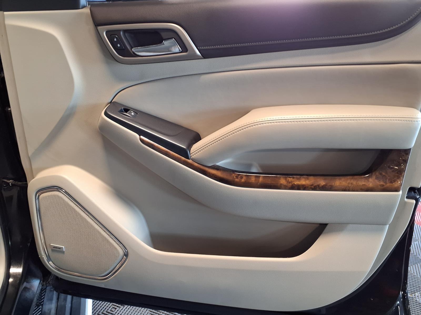 2015 GMC Yukon Denali - Onyx Black exterior view 14