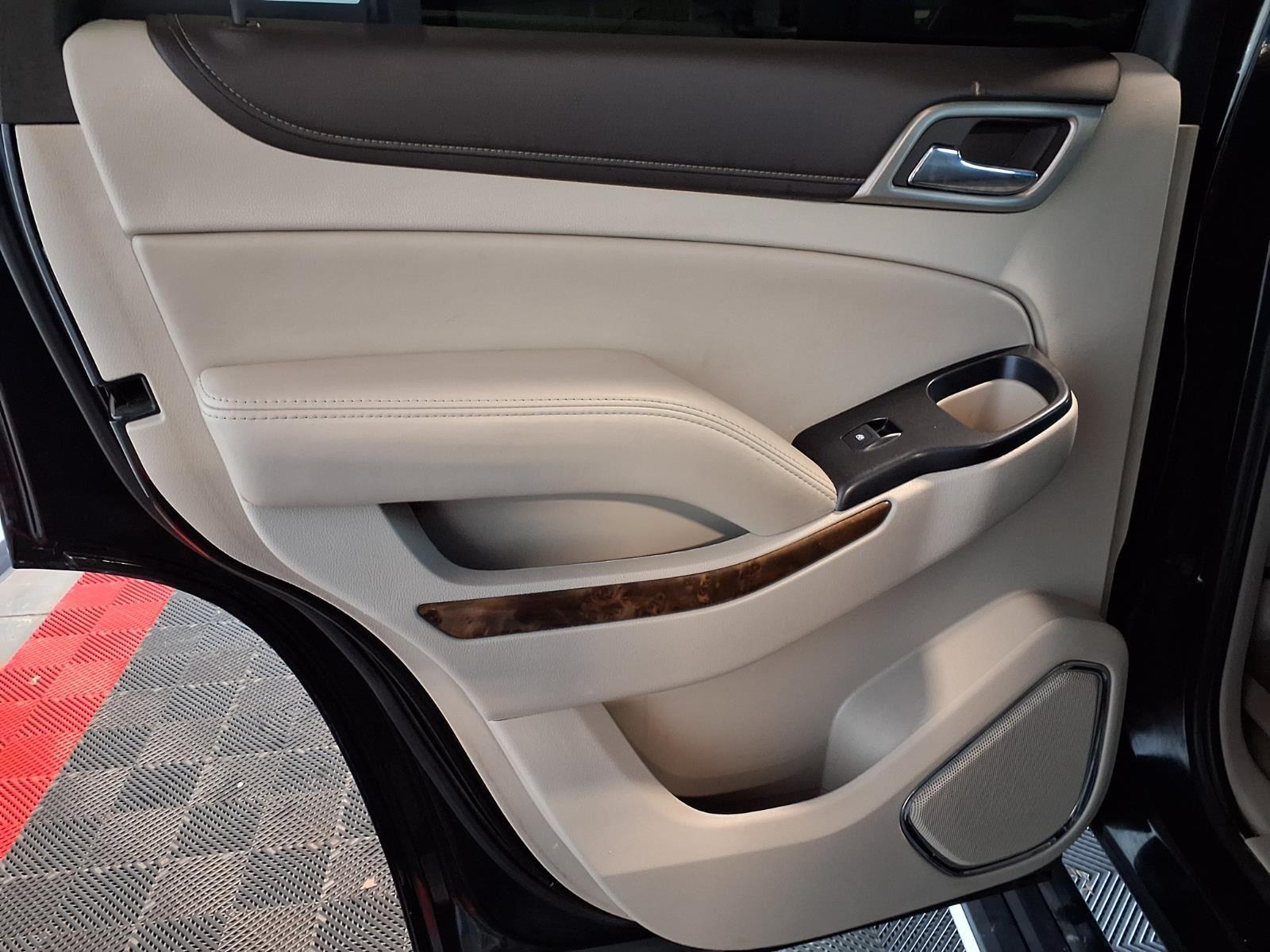 2015 GMC Yukon Denali - Onyx Black exterior view 17