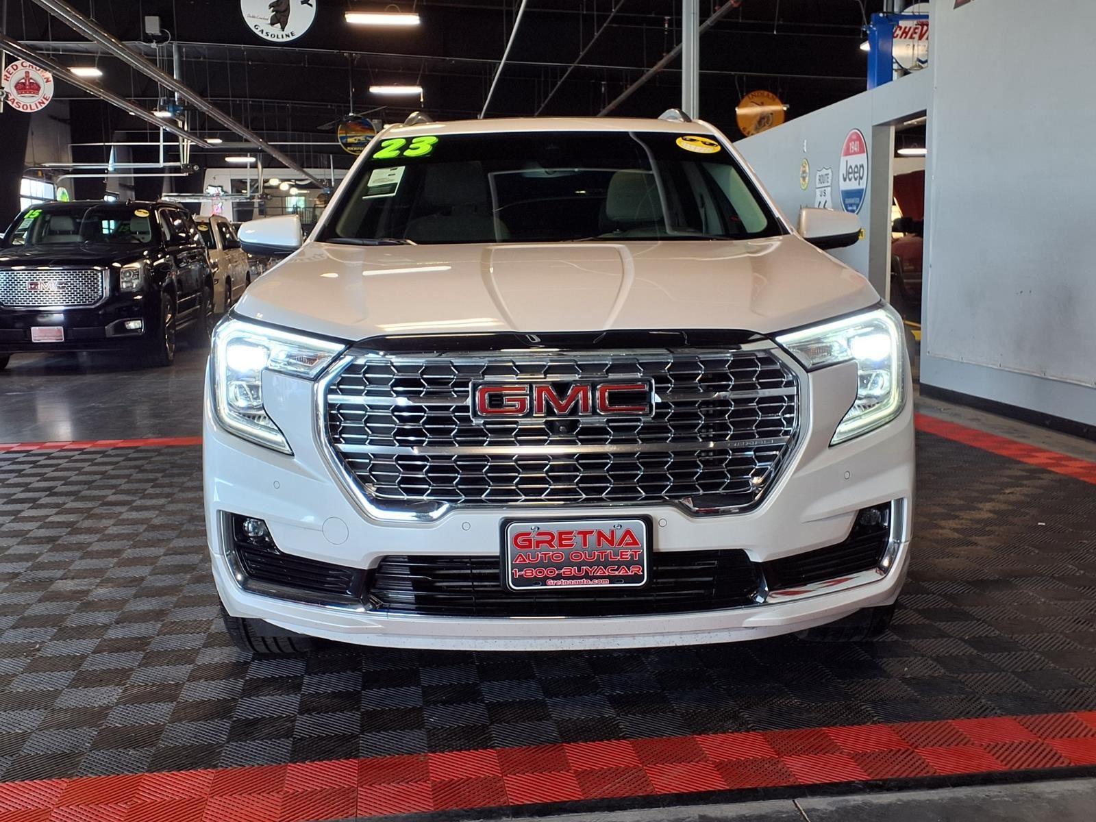2023 GMC Terrain Denali - White Frost Tricoat exterior view 2