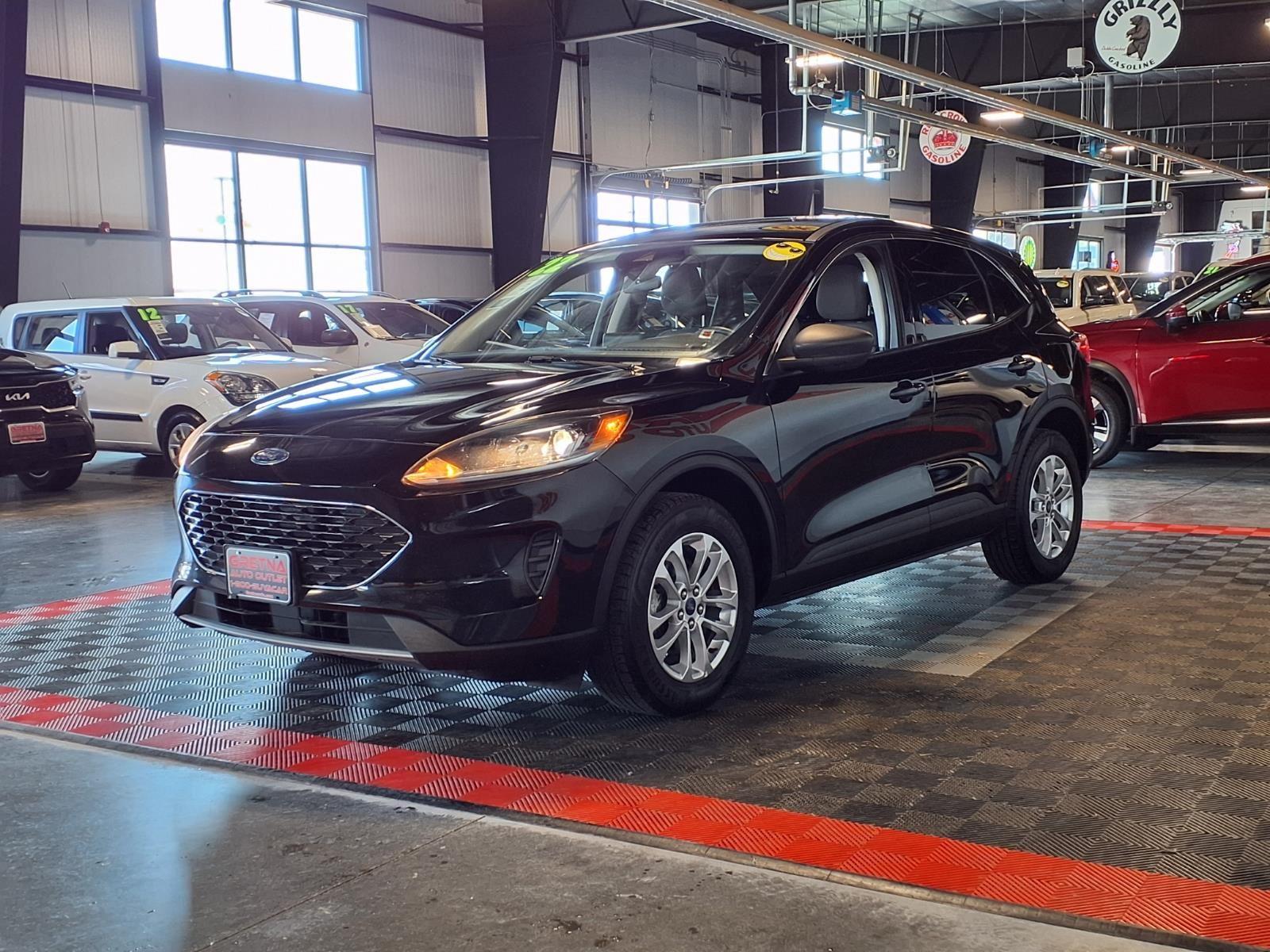 2022 Ford Escape SE - Agate Black Metallic exterior view 3