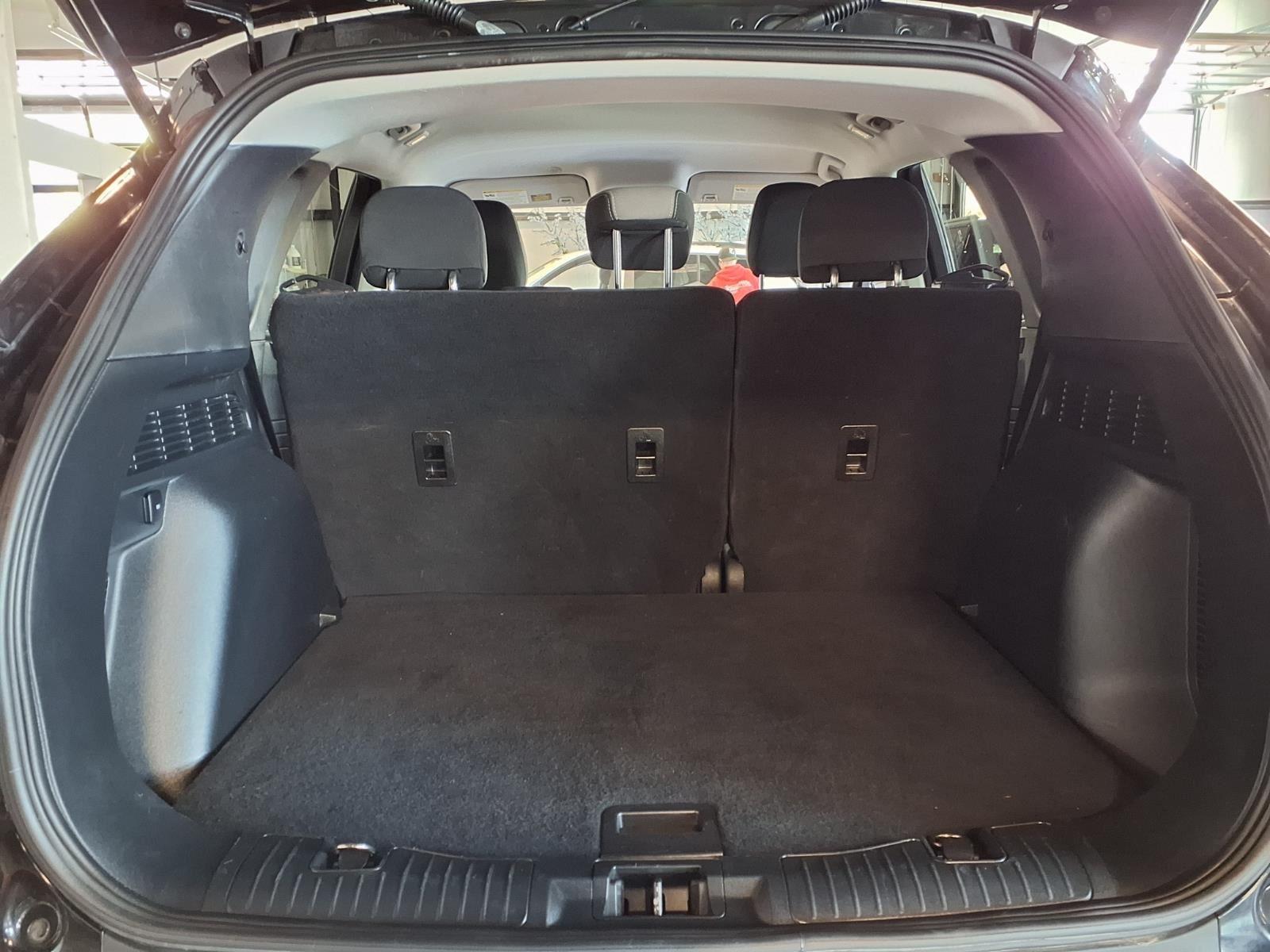 2022 Ford Escape SE - Agate Black Metallic exterior view 6