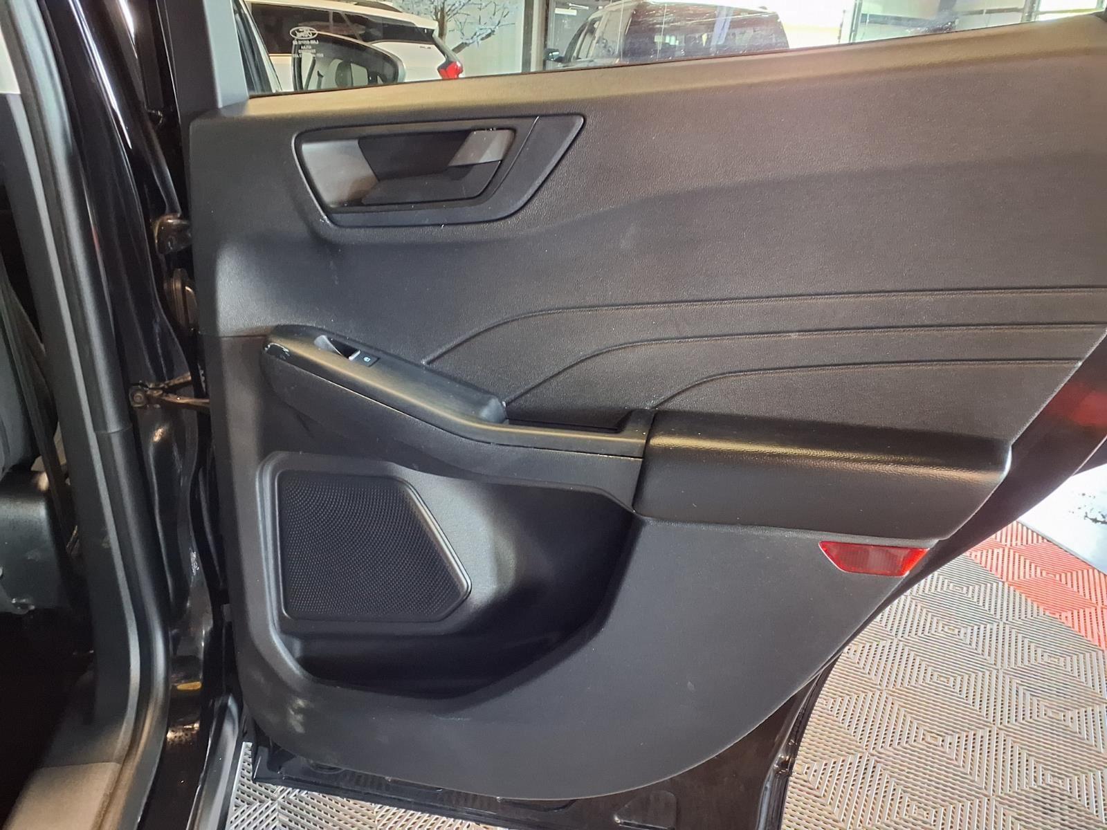 2022 Ford Escape SE - Agate Black Metallic exterior view 10