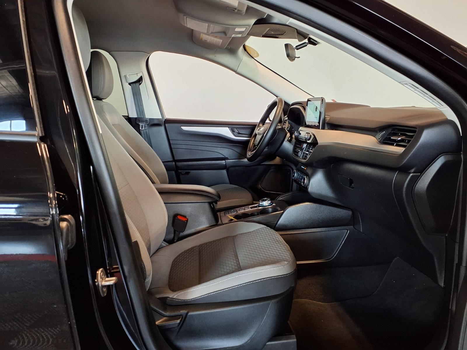 2022 Ford Escape SE - Agate Black Metallic exterior view 11