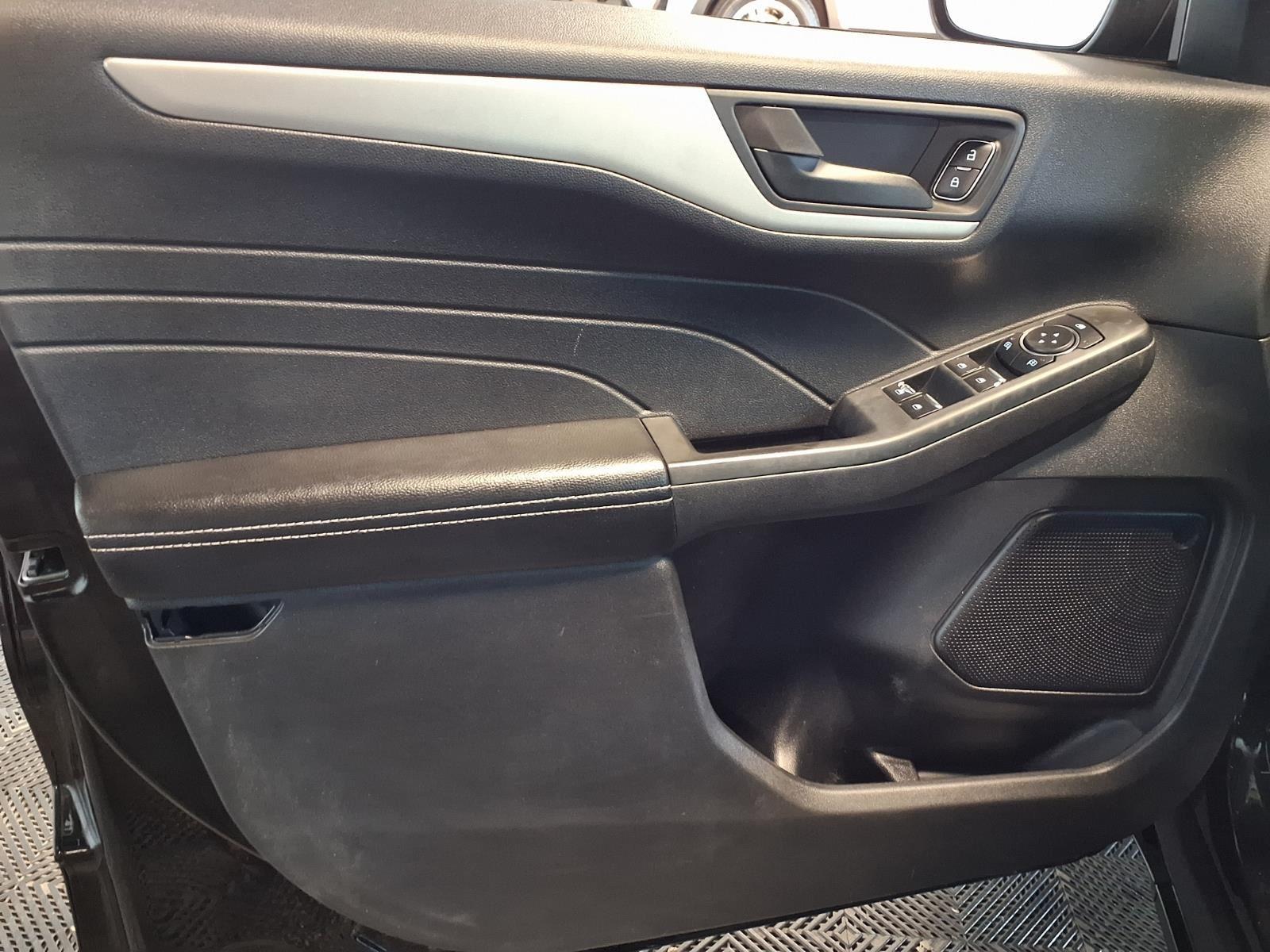 2022 Ford Escape SE - Agate Black Metallic exterior view 16