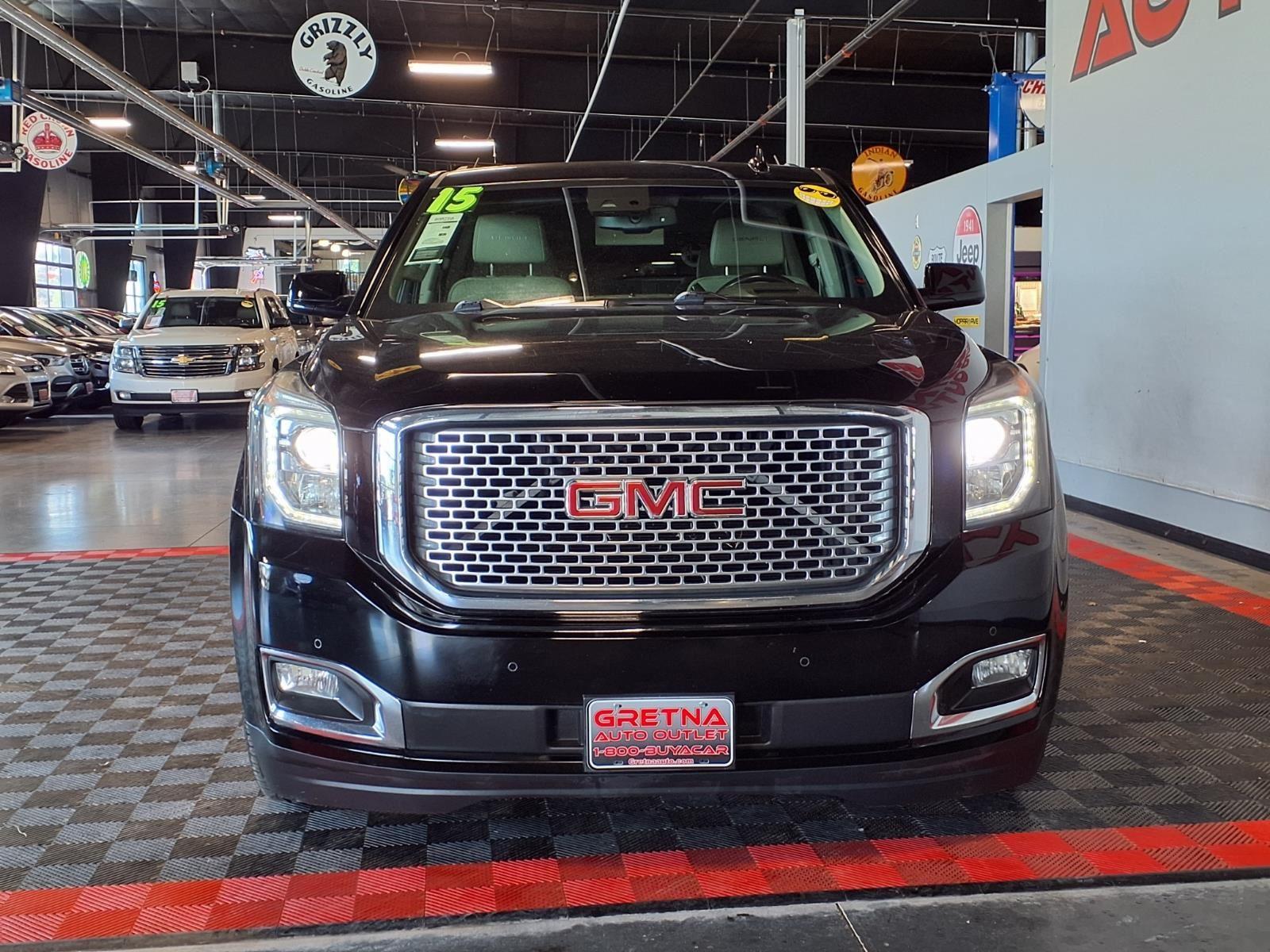 2015 GMC Yukon Denali - Onyx Black exterior view 2