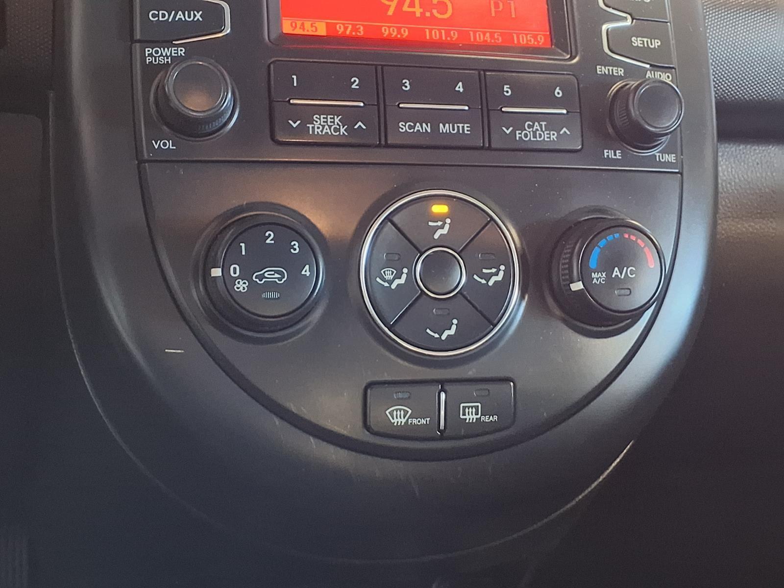 2012 KIA SOUL - WHITE exterior view 20