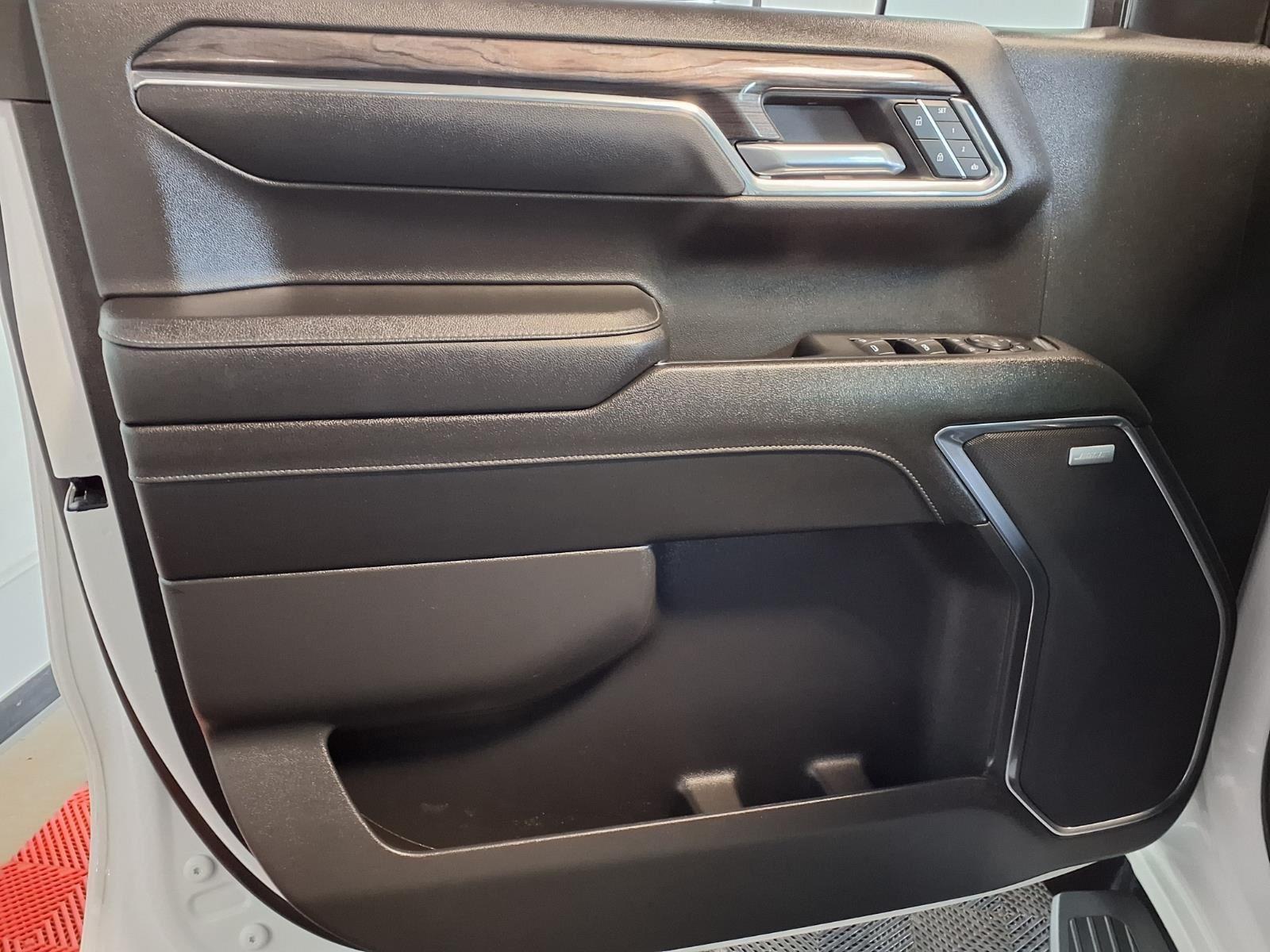 2024 CHEVROLET SILVERADO 1500 - WHITE exterior view 16