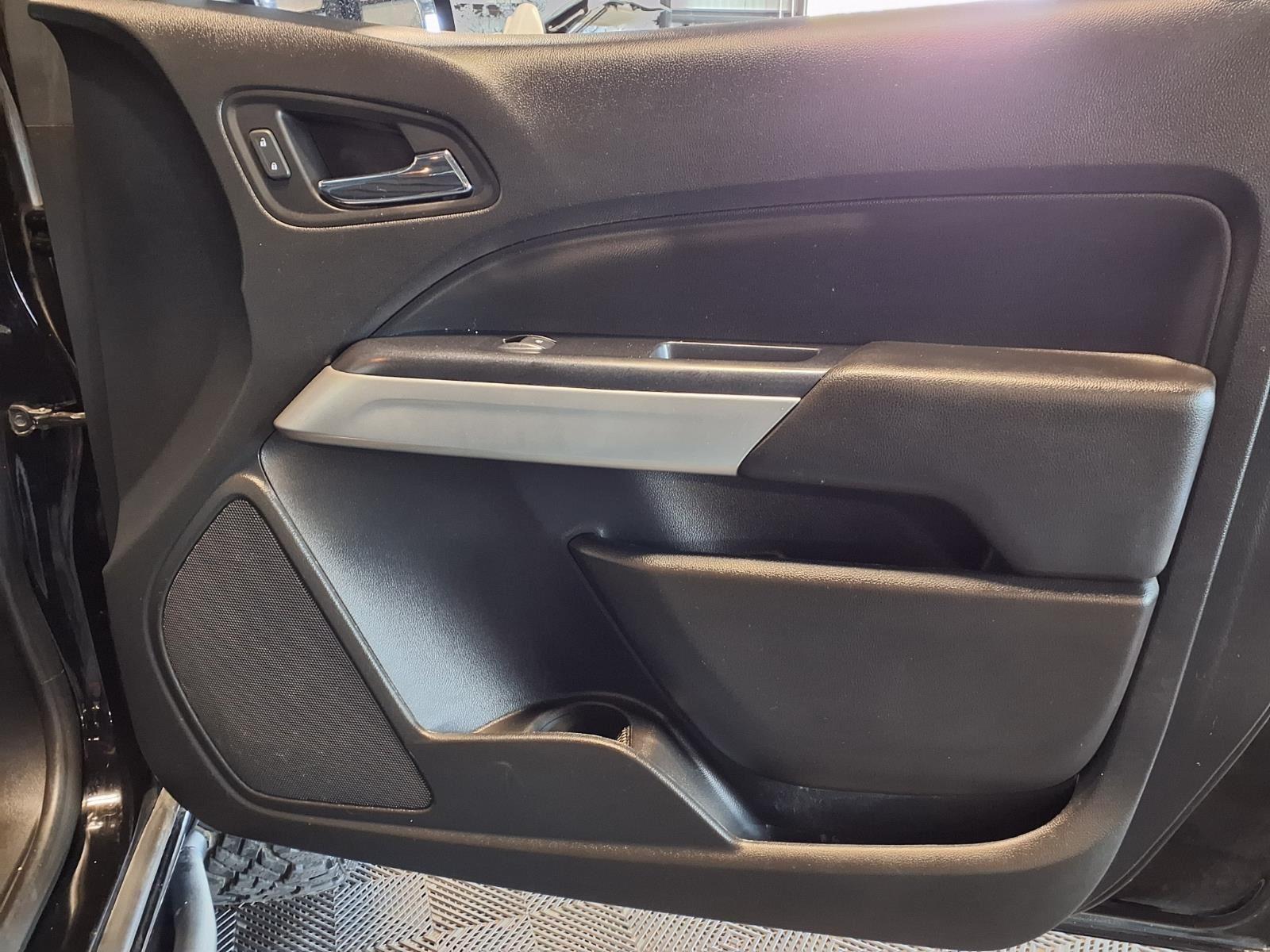 2020 Chevrolet Colorado 4WD ZR2 - Black exterior view 13