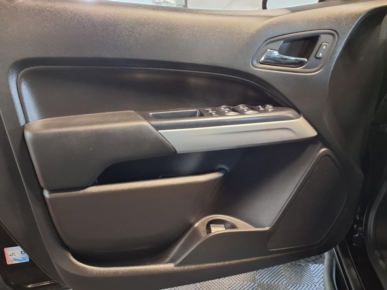2020 Chevrolet Colorado 4WD ZR2 - Black exterior view 17
