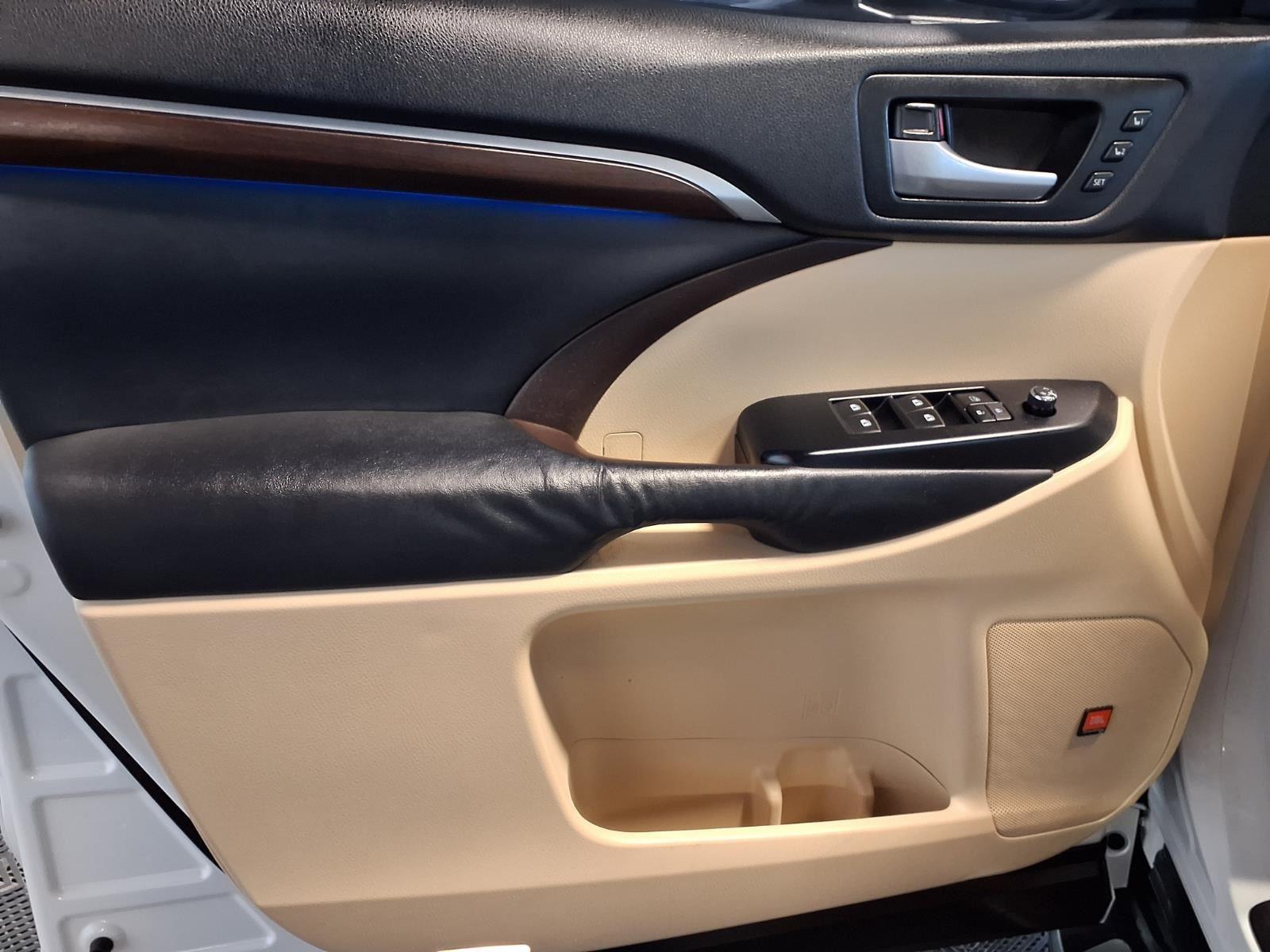 2015 TOYOTA HIGHLANDER - WHITE exterior view 19