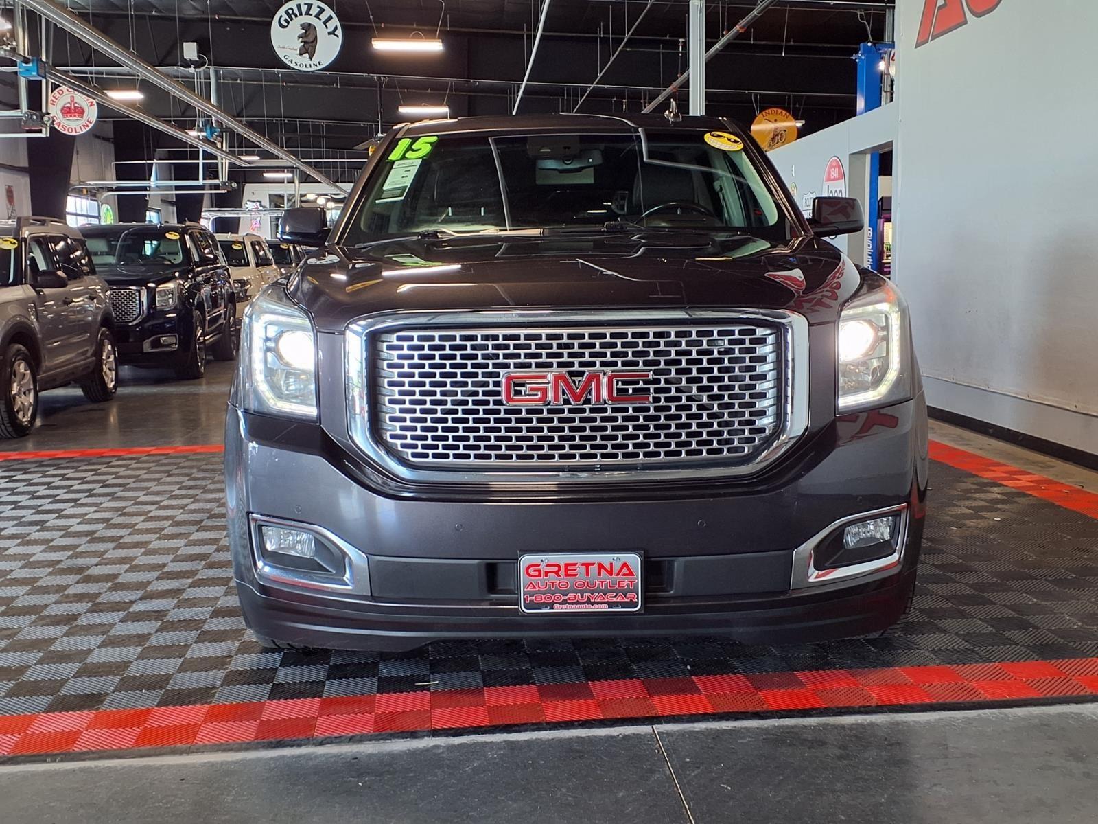 2015 GMC Yukon XL Denali - Iridium Metallic exterior view 2