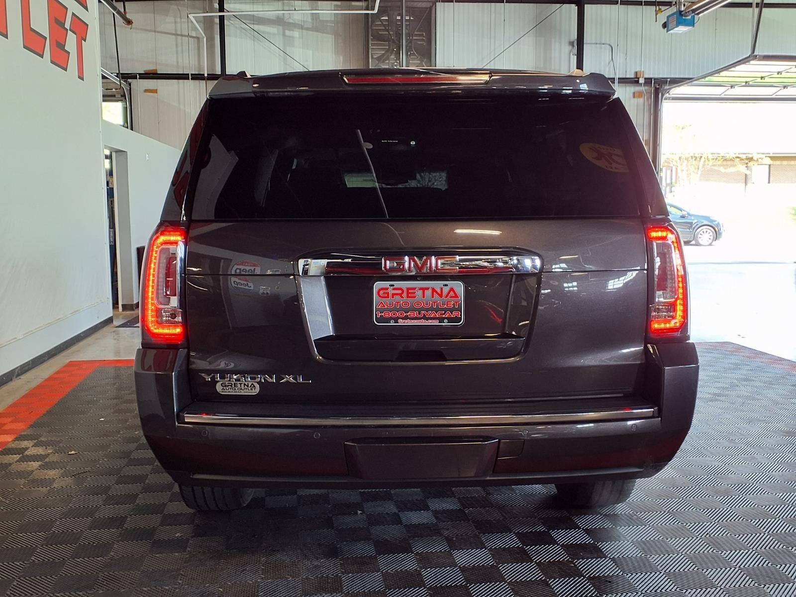 2015 GMC Yukon XL Denali - Iridium Metallic exterior view 4