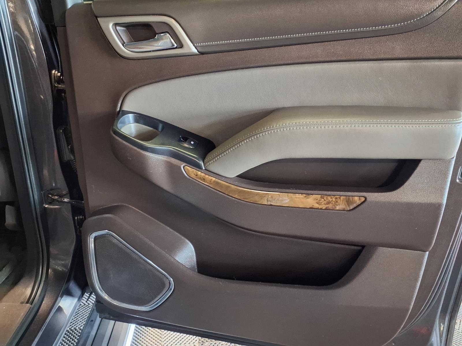 2015 GMC Yukon XL Denali - Iridium Metallic exterior view 12