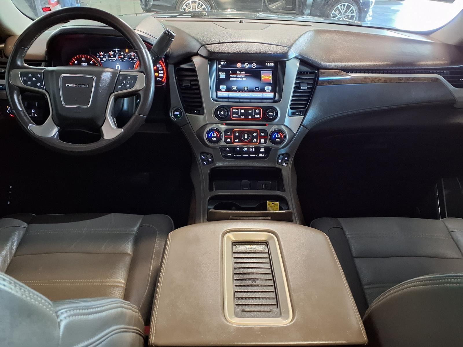 2015 GMC Yukon XL Denali - Iridium Metallic exterior view 18