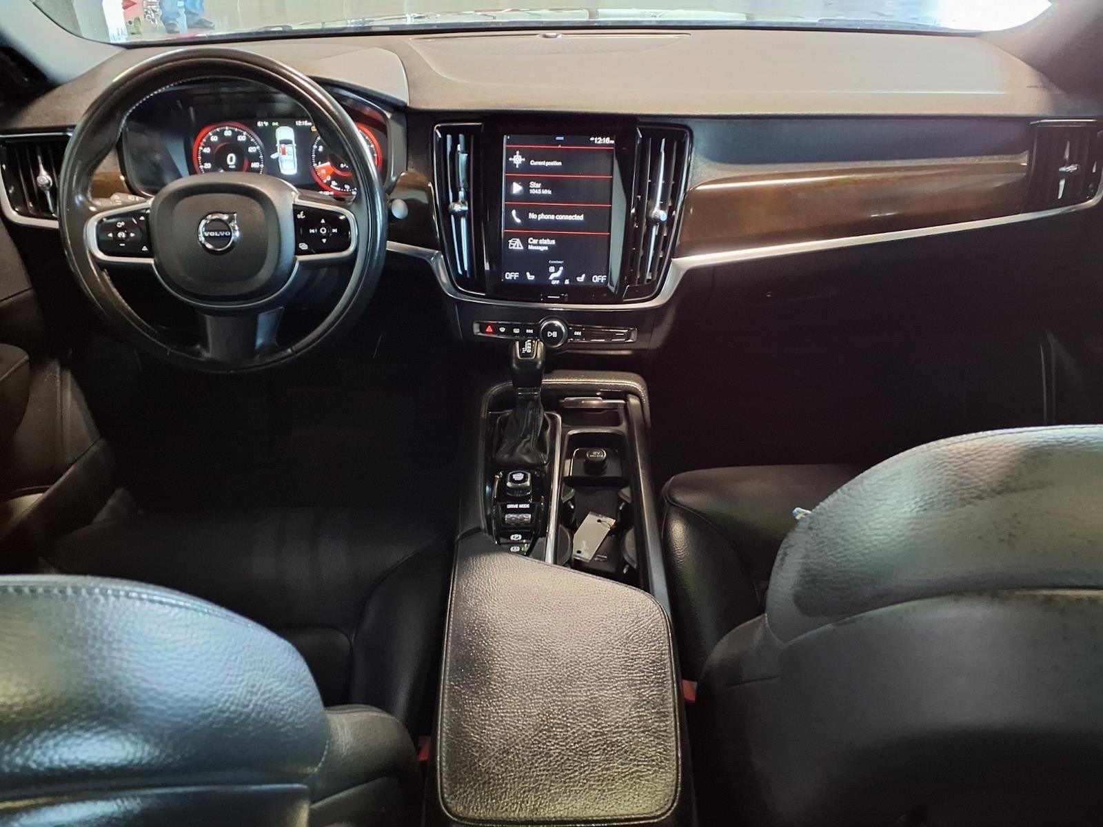 2018 Volvo S90 Momentum - Black Stone exterior view 13