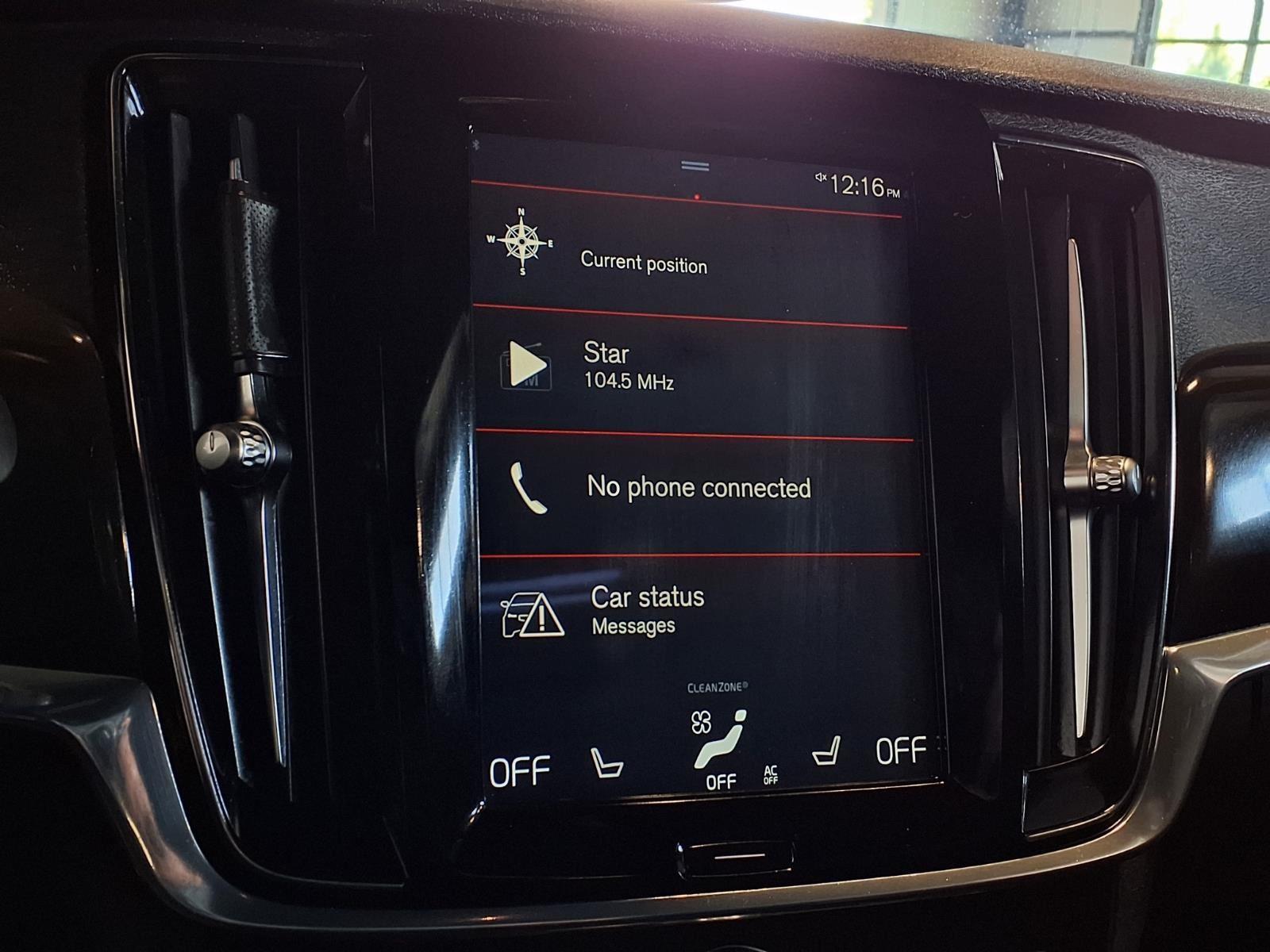 2018 Volvo S90 Momentum - Black Stone exterior view 17