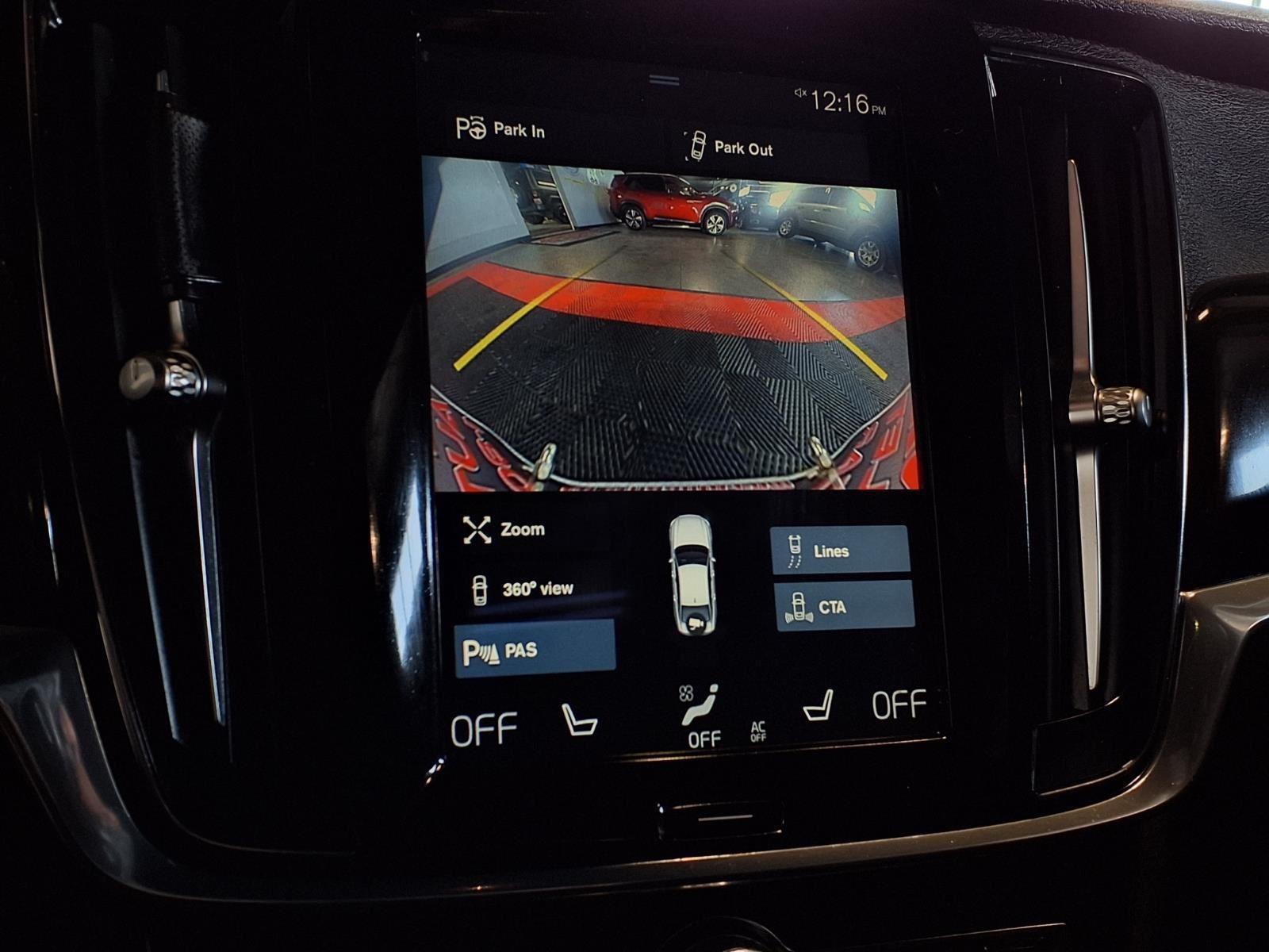 2018 Volvo S90 Momentum - Black Stone exterior view 18