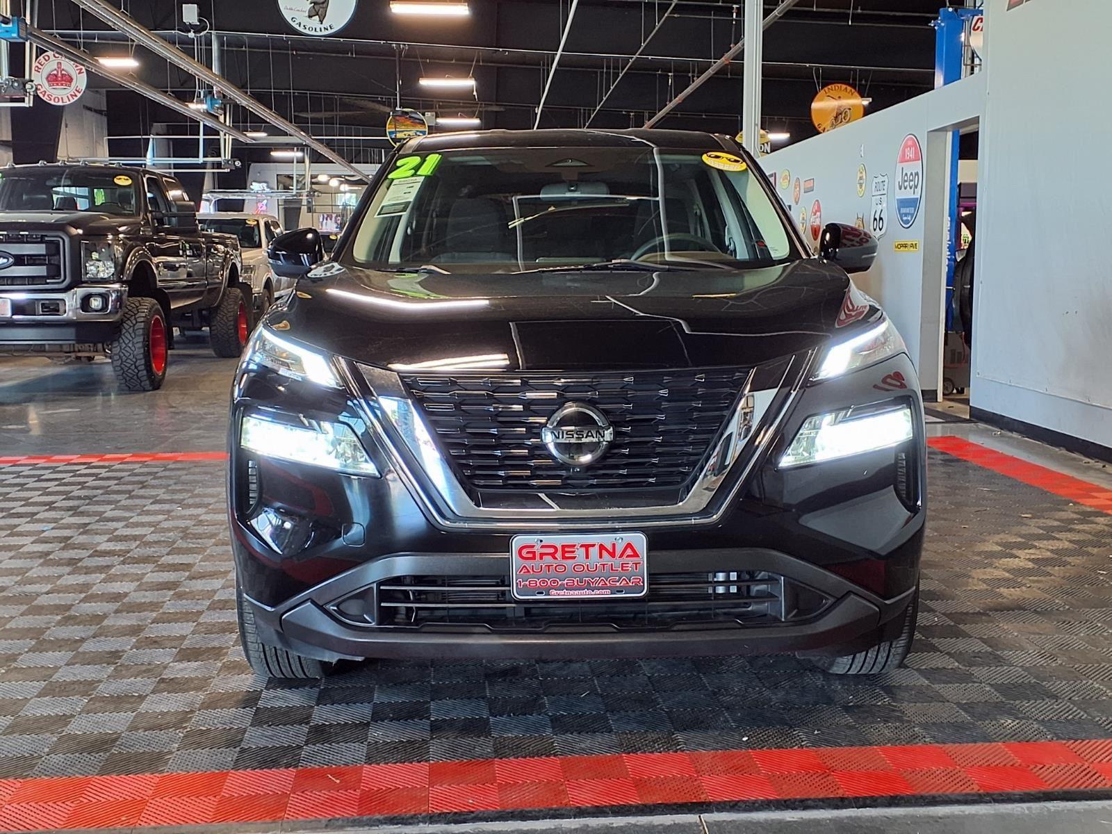 2021 Nissan Rogue SV - Super Black exterior view 2