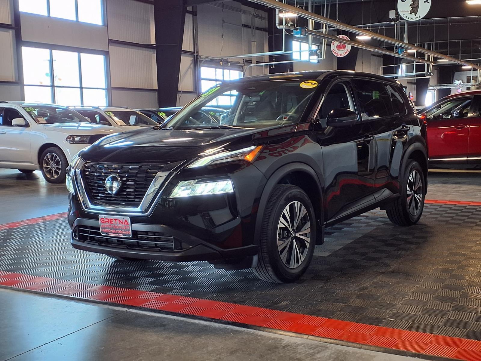2021 Nissan Rogue SV - Super Black exterior view 3