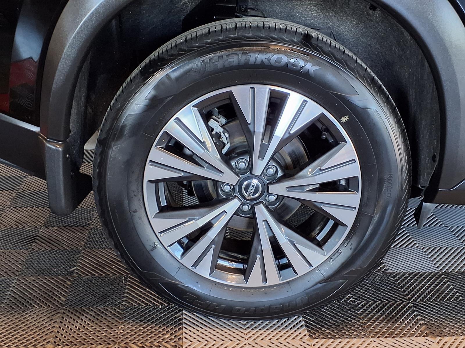 2021 Nissan Rogue SV - Super Black exterior view 7