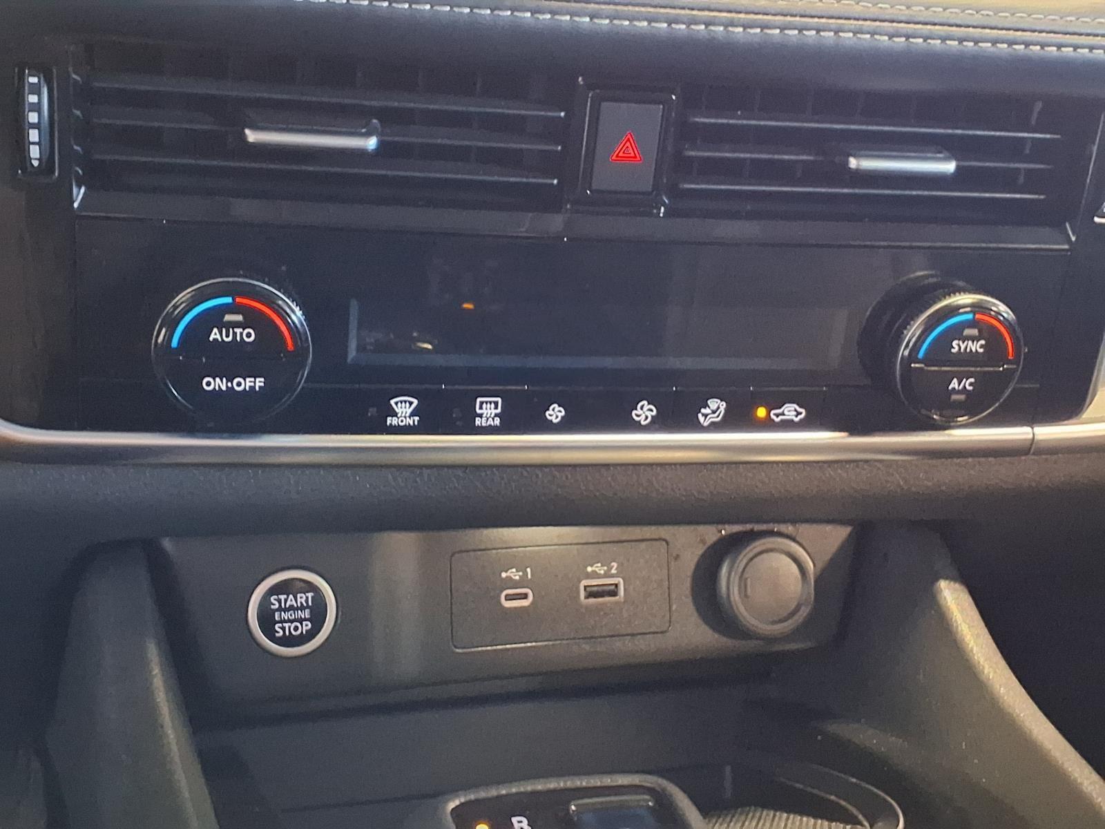 2021 Nissan Rogue SV - Super Black exterior view 20