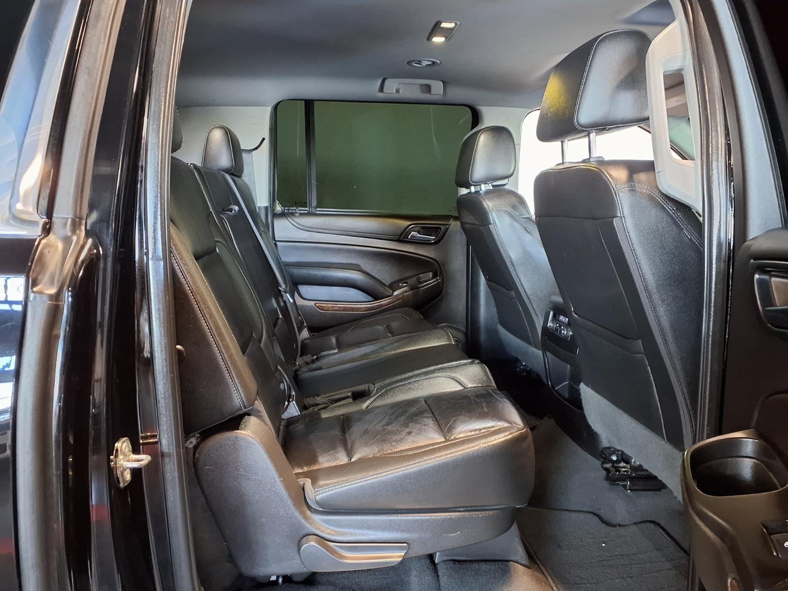 2019 Chevrolet Suburban LT - Black exterior view 11