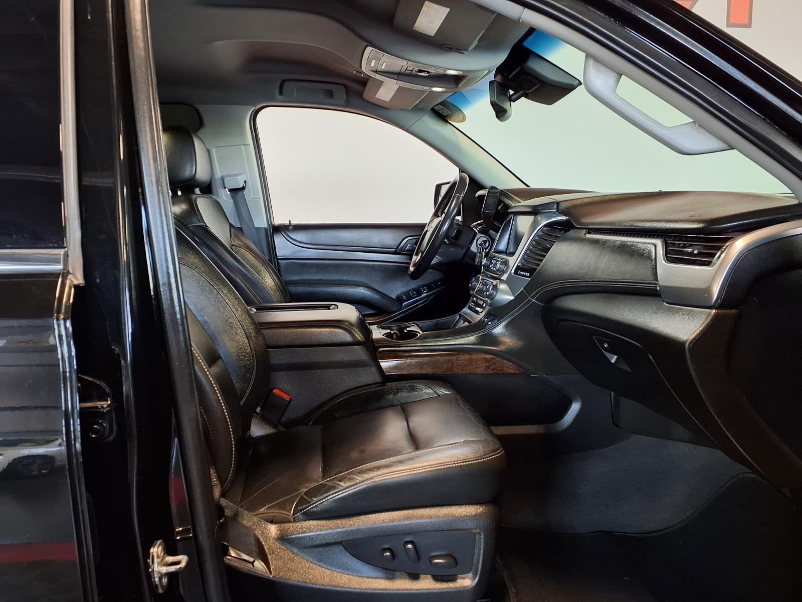 2019 Chevrolet Suburban LT - Black exterior view 13