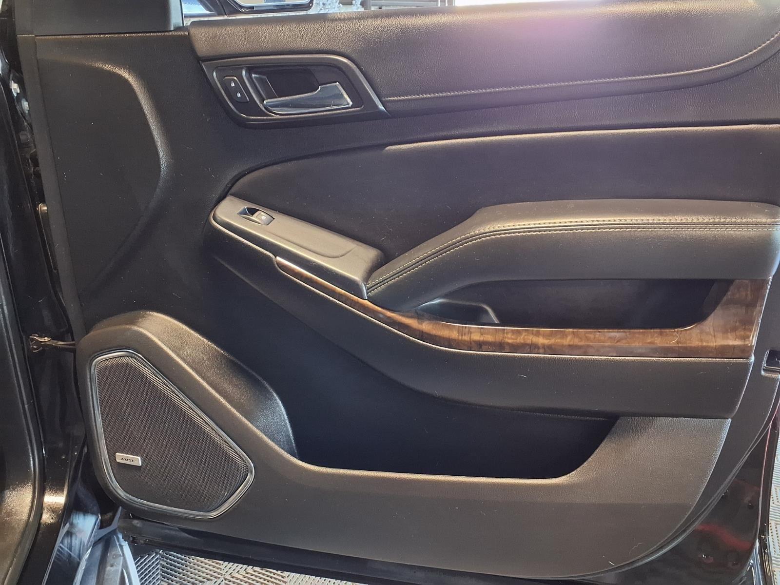 2019 Chevrolet Suburban LT - Black exterior view 14