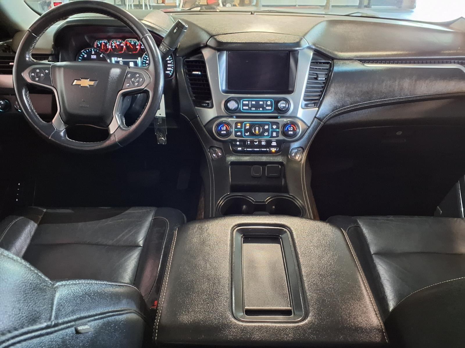 2019 Chevrolet Suburban LT - Black exterior view 18