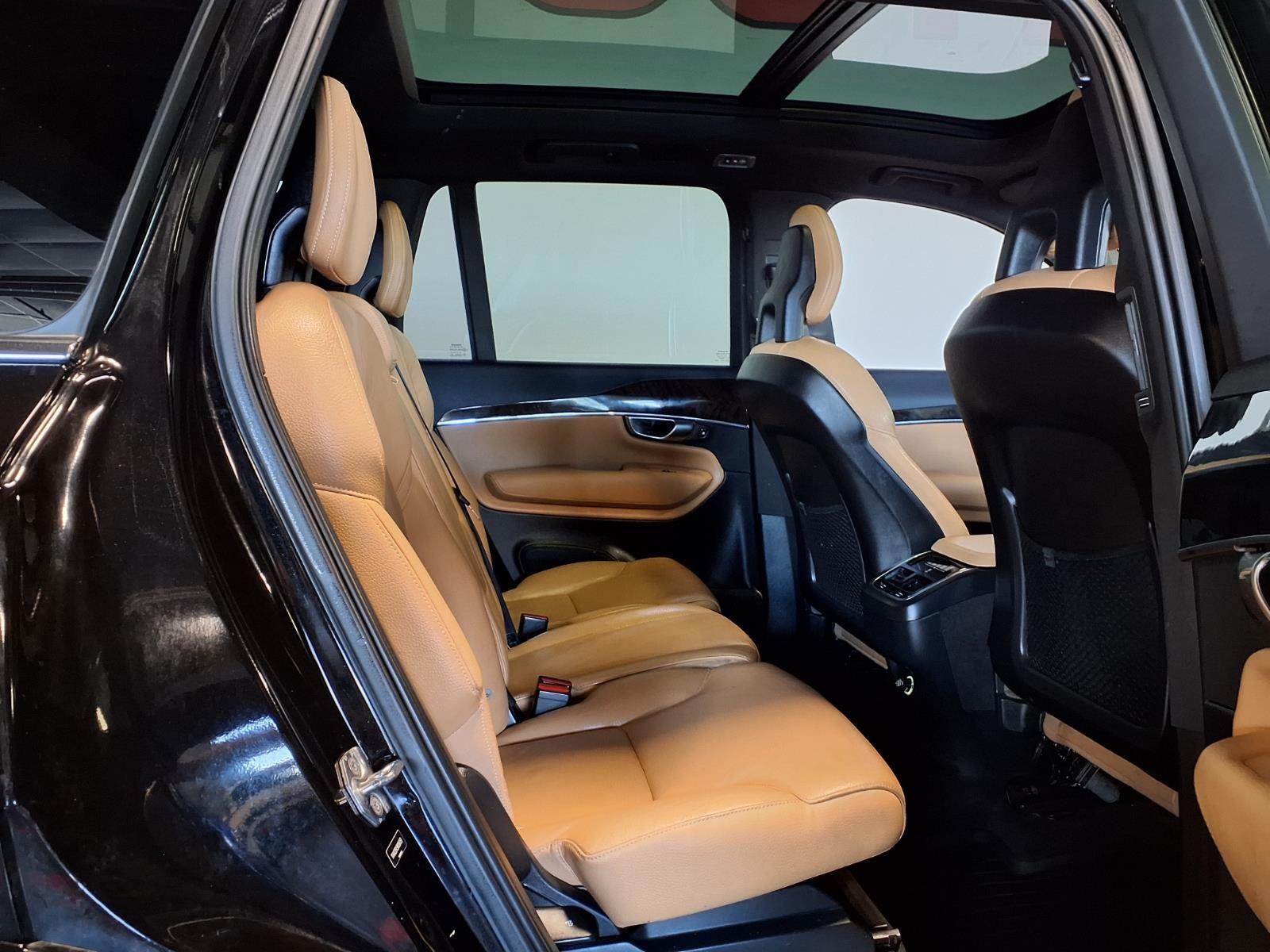 2017 Volvo XC90 Momentum - Onyx Black Metallic exterior view 10
