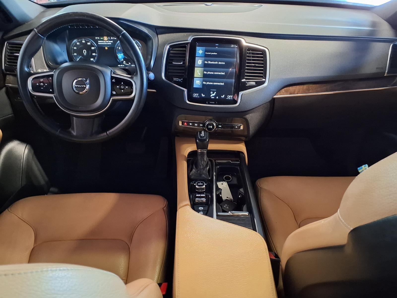 2017 Volvo XC90 Momentum - Onyx Black Metallic exterior view 17