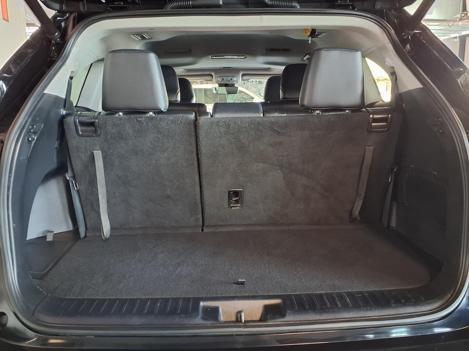2022 Toyota Highlander XLE - Midnight Black Metallic exterior view 6