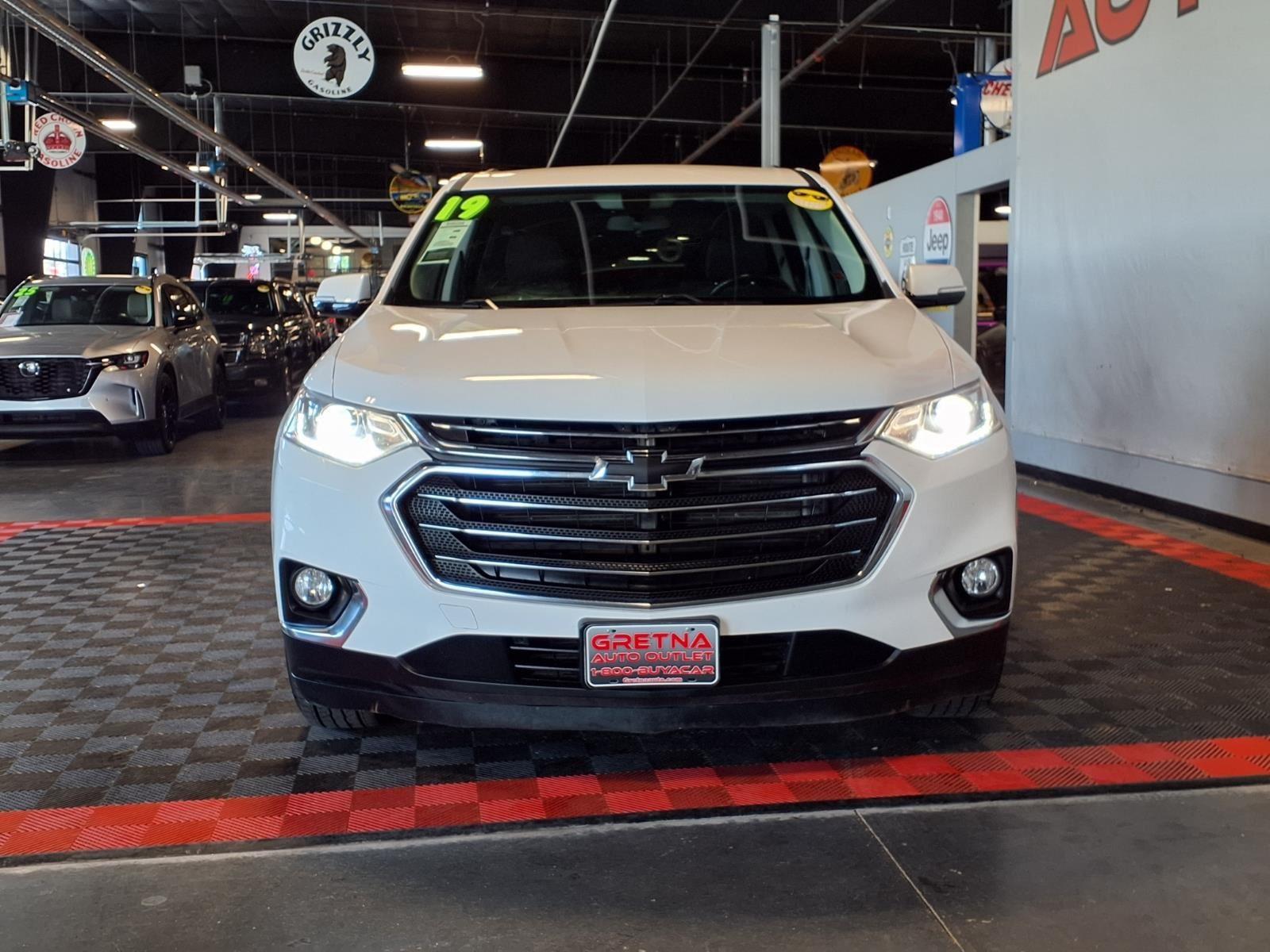 2019 Chevrolet Traverse LT Cloth - Summit White exterior view 2