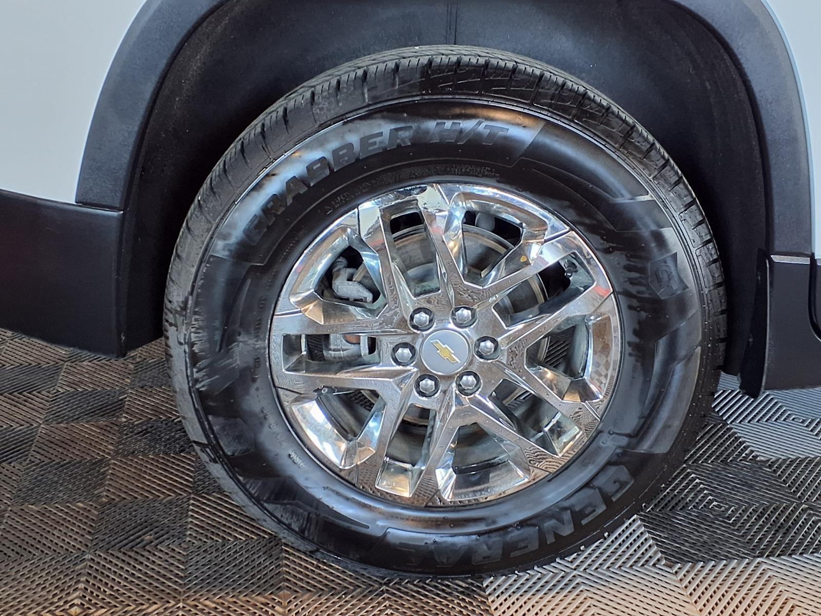 2019 Chevrolet Traverse LT Cloth - Summit White exterior view 9
