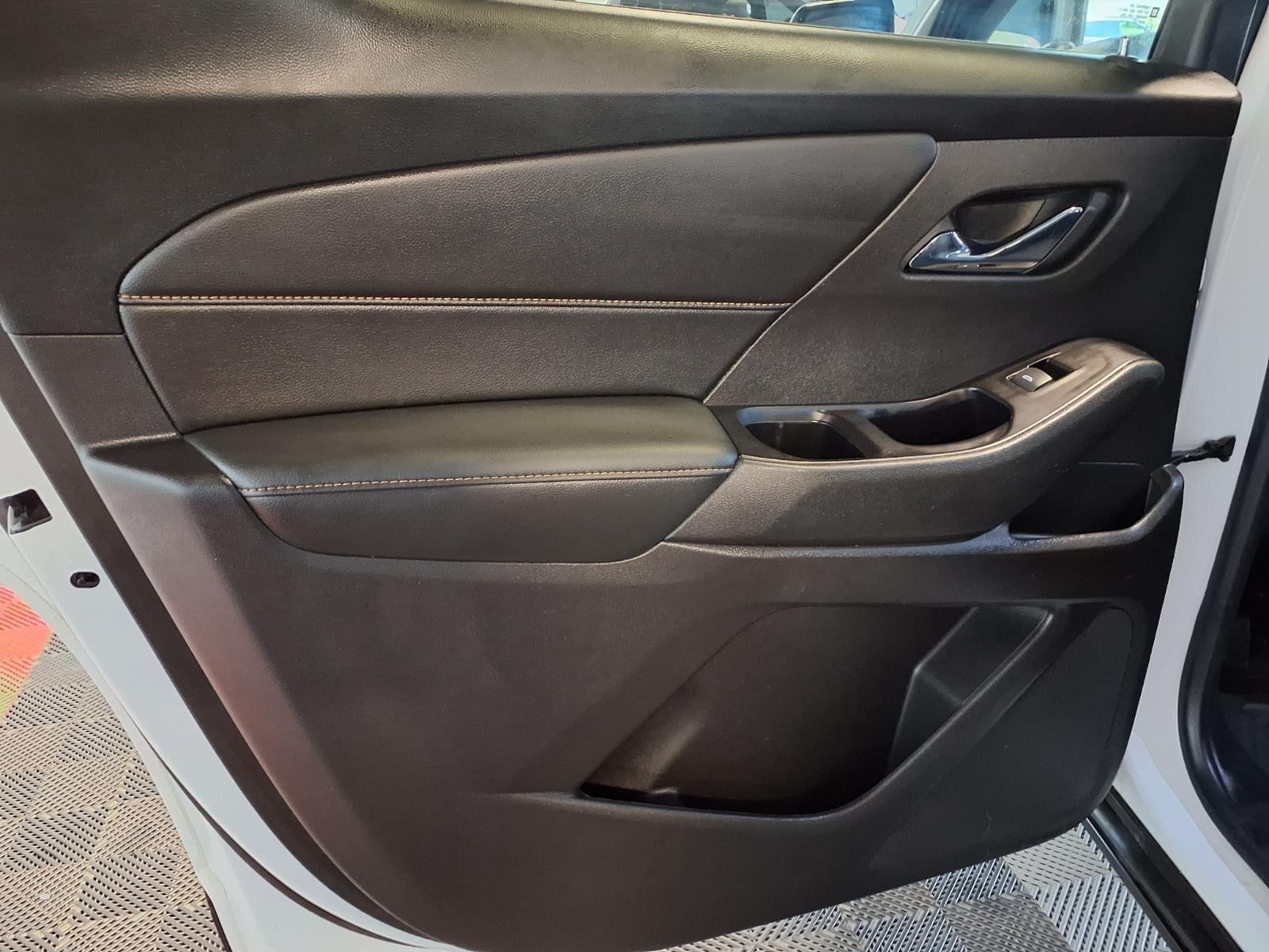 2019 Chevrolet Traverse LT Cloth - Summit White exterior view 17