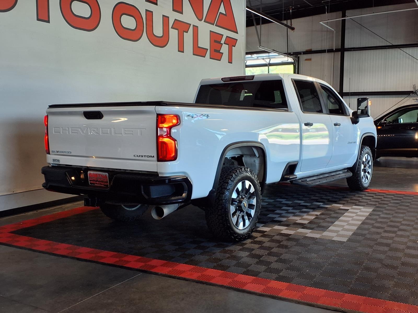 2021 Chevrolet Silverado 2500HD Custom - Summit White exterior view 7