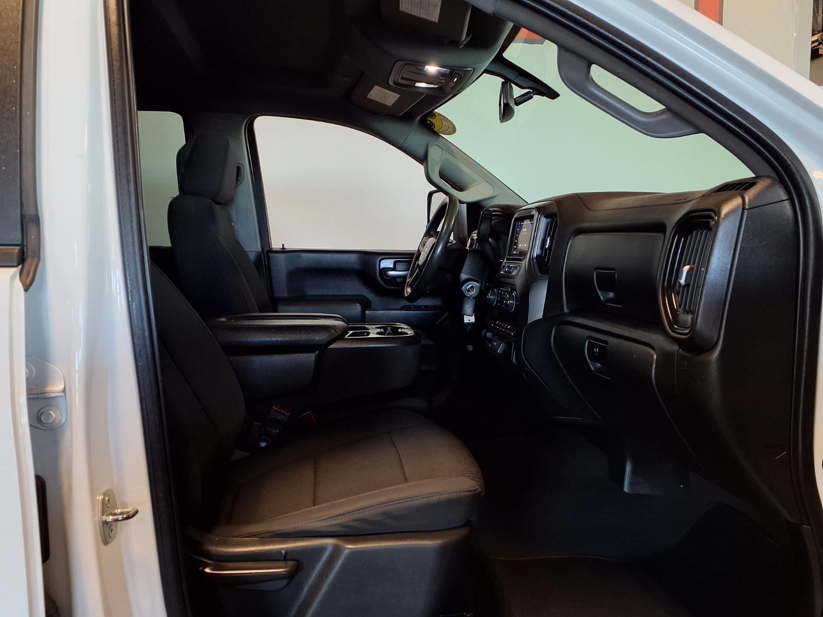 2021 Chevrolet Silverado 2500HD Custom - Summit White exterior view 12