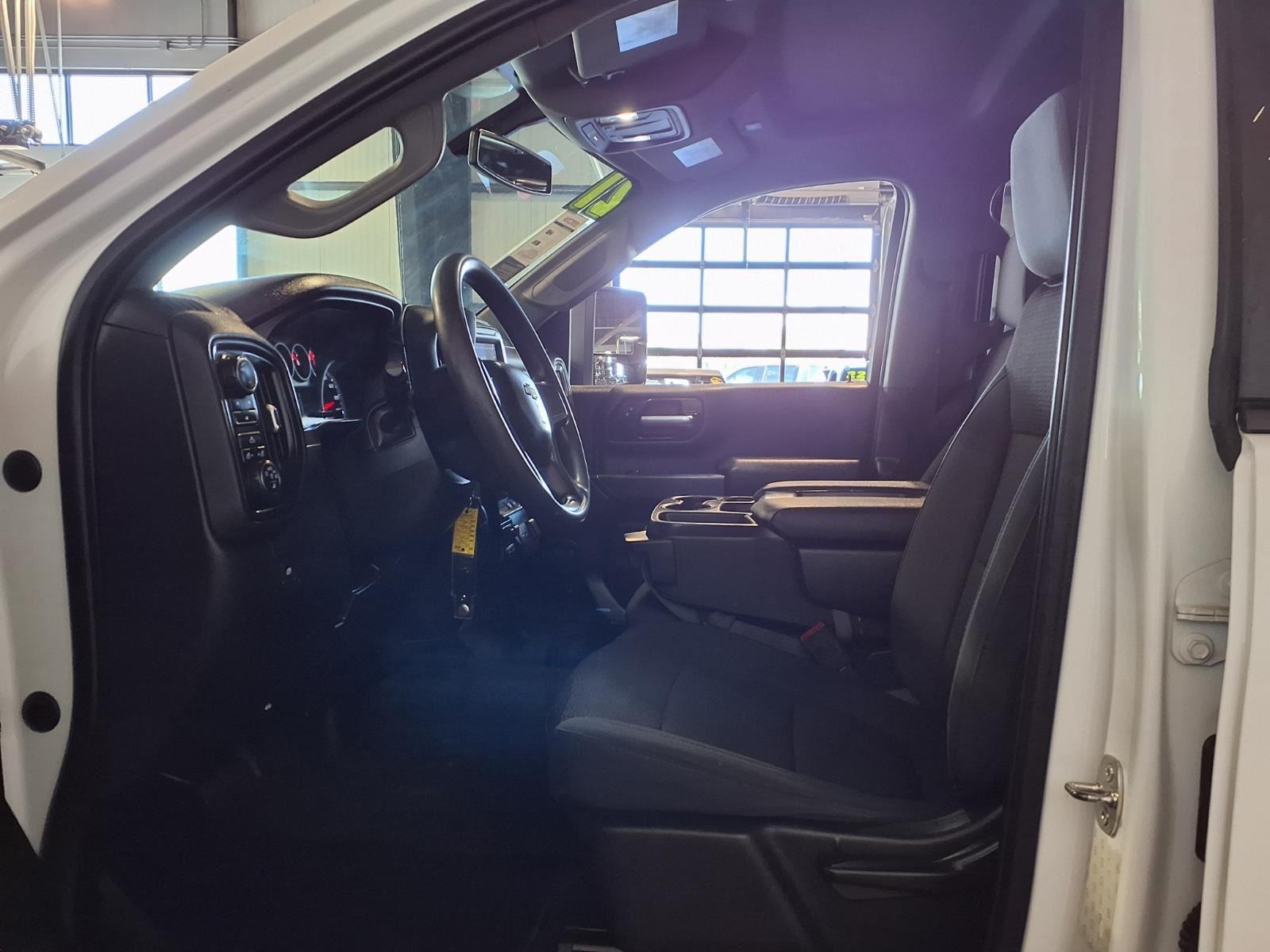 2021 Chevrolet Silverado 2500HD Custom - Summit White exterior view 18